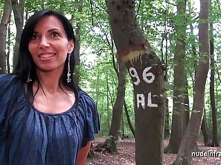 Georgous amateur exhib milf gets rendez vous in a wood before anal sex at home